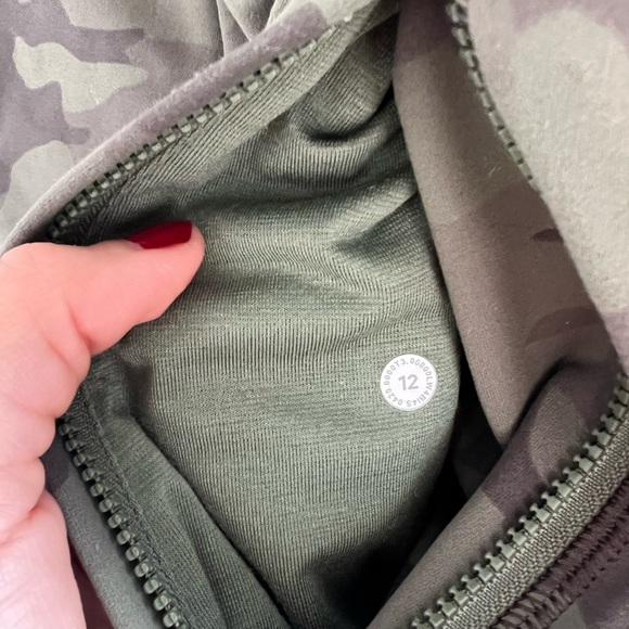 Lululemon Camouflage Zip-Up Sports Jacket - Picture 11 of 11